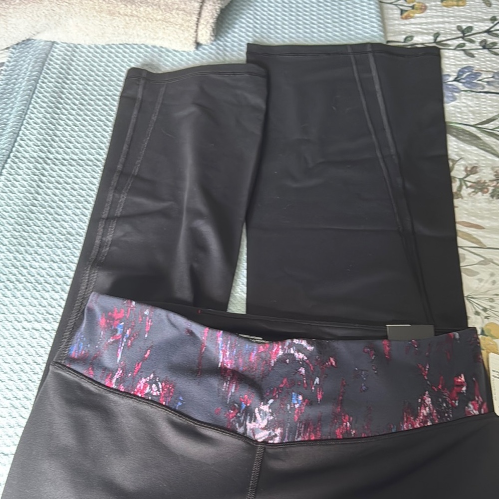 Black Leggings with Abstract Waistband
